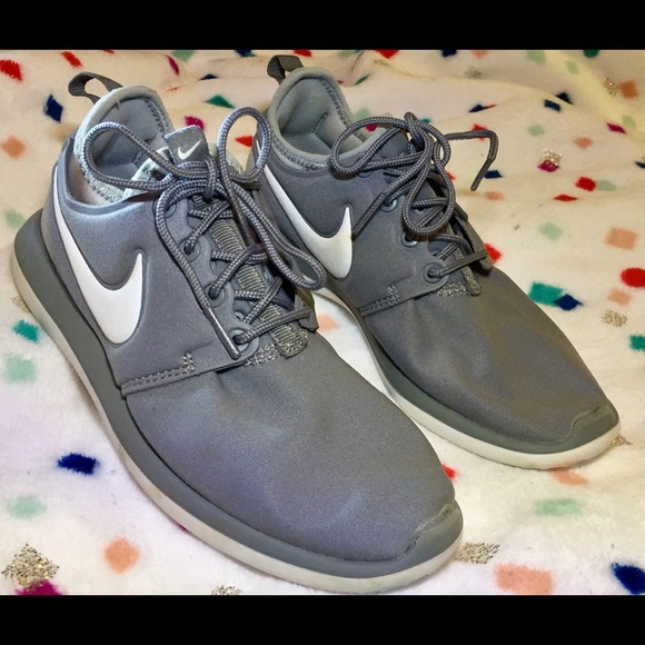 Nike Youth Size 3.5 (Gray/White) - Picture 4 of 5